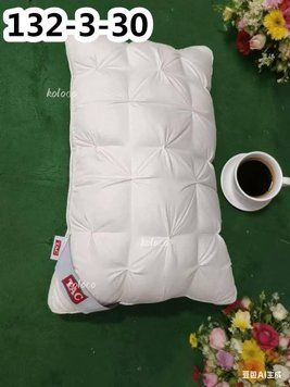 Подушка "Тісто" TAC 50&times;70 см 3417 фото
